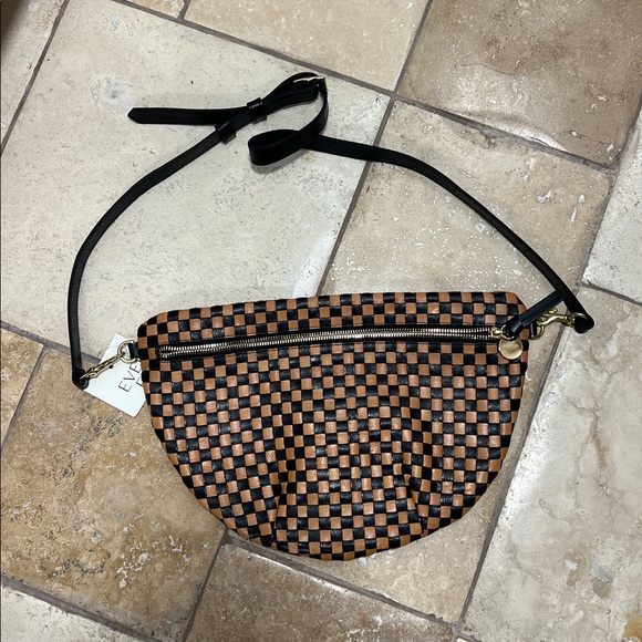 Clare V Grande Fanny Black/Natural crossbody check NWT - Picture 1 of 7